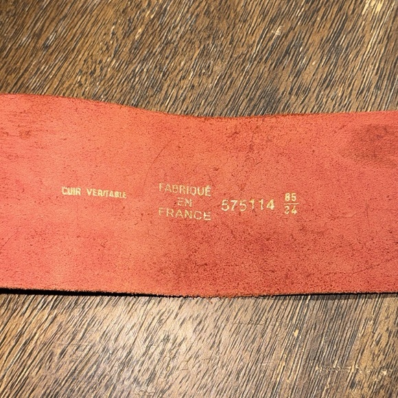 FRENCH VINTAGE Vibrant Red Leather Belt with Silver Oval Buckle - Picture 5 of 11